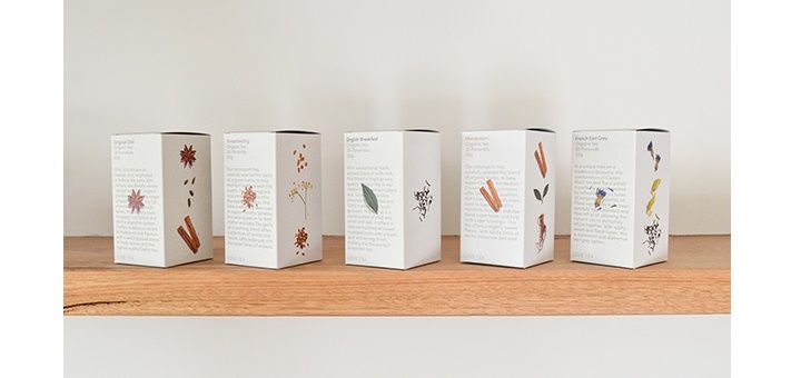 ティーバッグ(20袋入)とリーフ(100g)での展開。価格は¥2,100円〜¥2,400(税別)〔出典元:TEA WELL official web〕