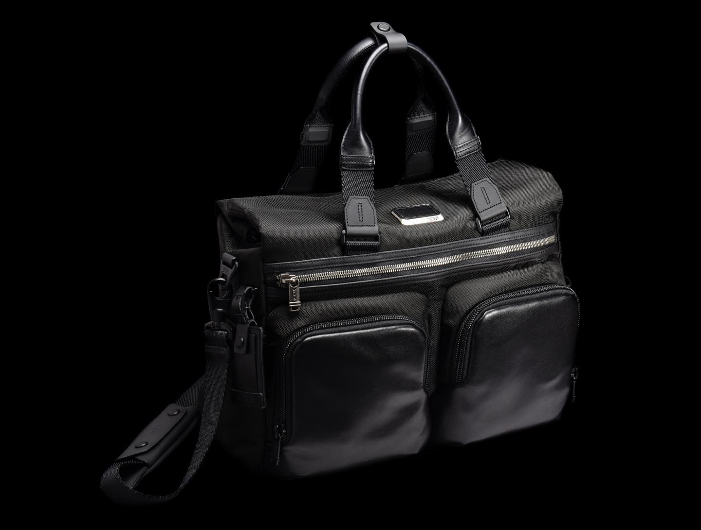 【W40.5×H29×D18cm】鞄¥72,000(トゥミ・カスタマーセンター)