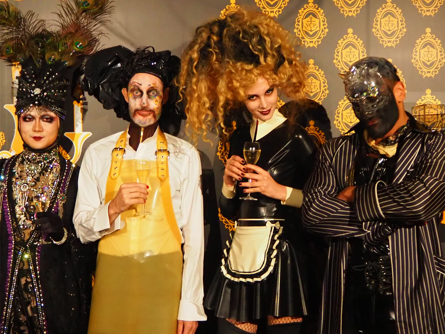 ハロウィンのコスプレをする人たち