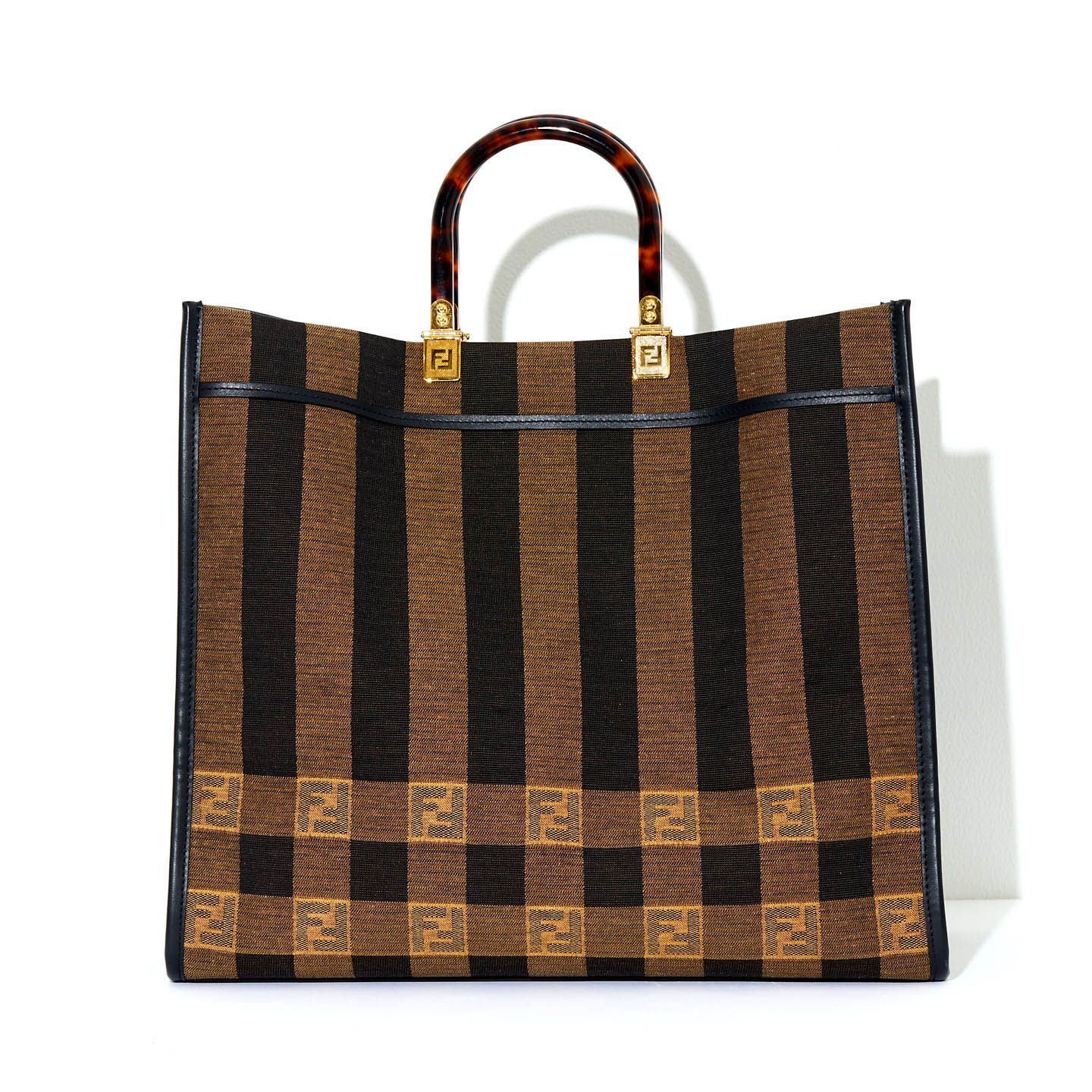 バッグ「サンシャイン ショッパー」(ブラウンファブリック)¥254,000【縦35×横40.5×マチ21.5cm】 ※同じ形で素材違いのショッパー、同じ柄で型違いのバッグを展開