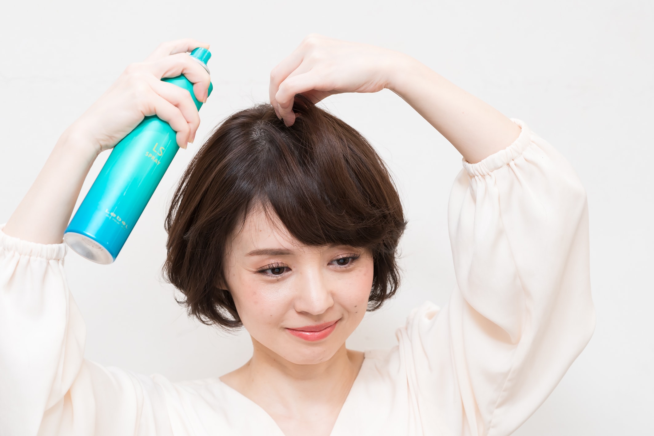 頭頂部など根元を立てる