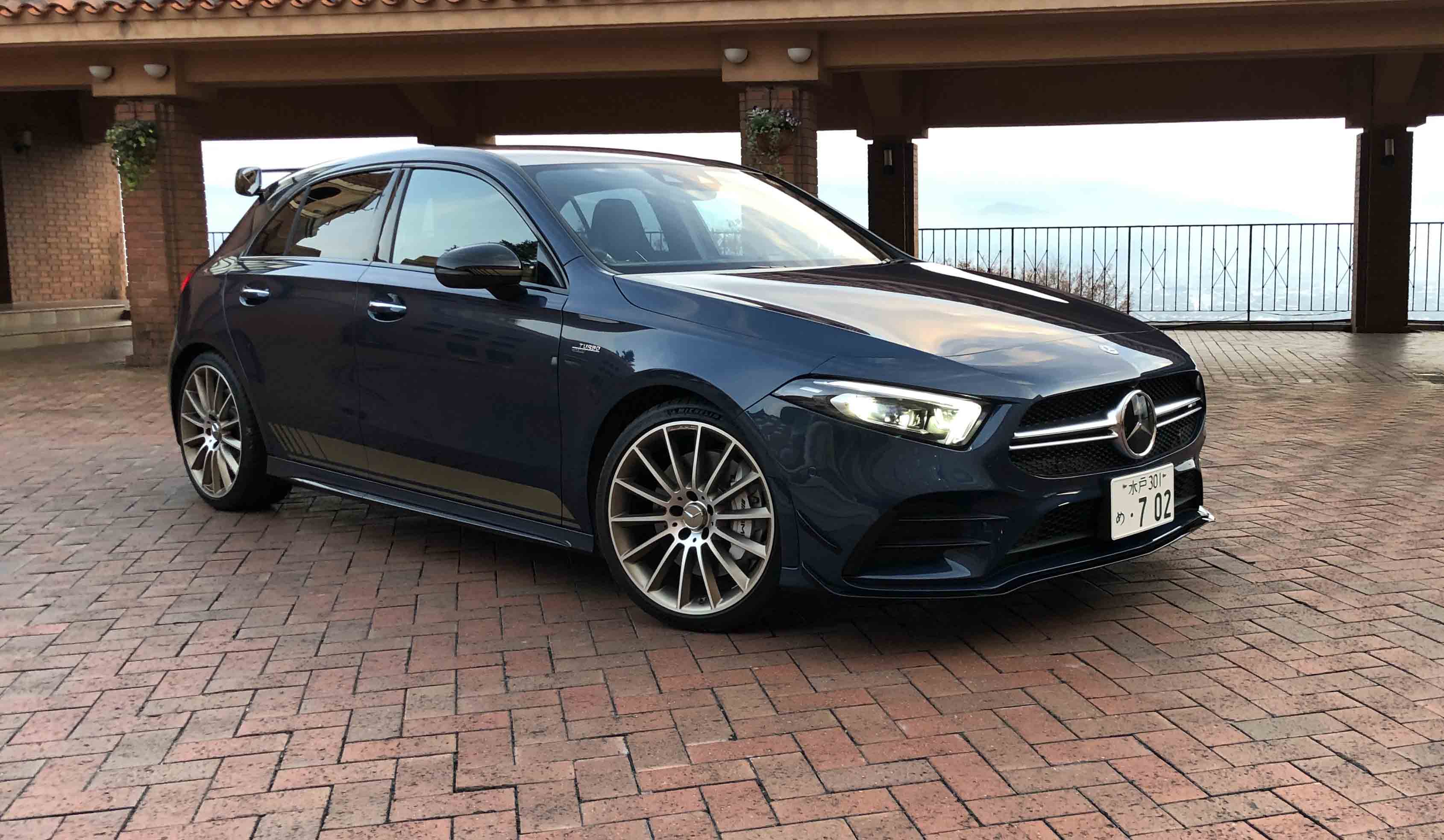 価格は628万円(税込)。独立したトランクを持つA35 4MATIC SEDAN(638万円・税込)もある。