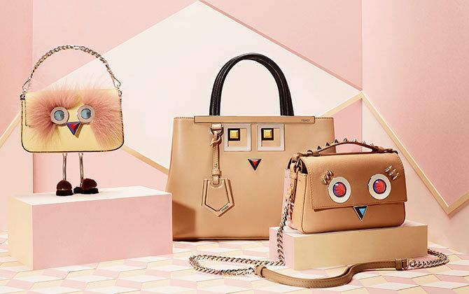 フェンディ(FENDI)から新しく登場した、不思議な魅力を持つ想像上の生物を模した「ヒプノタイズ(hypnoteyes)」コレクション。左/チェーン ウォレット¥83,000、中/マイクロダブル バゲット¥196,000、右/マイクロ バゲット¥196,000(すべて税抜)
