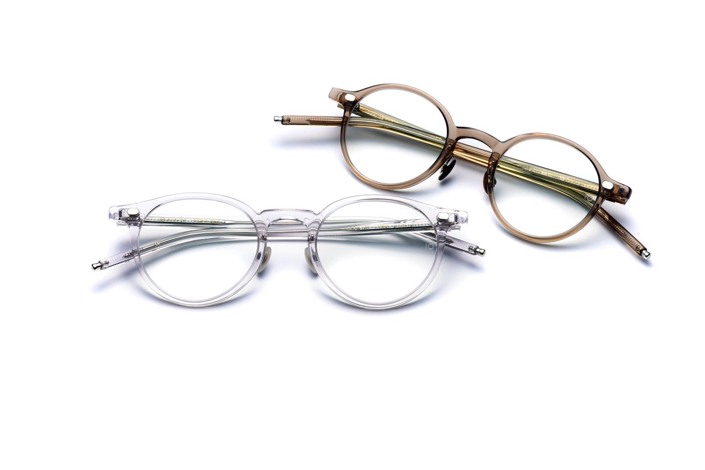 眼鏡各¥58,000(アイヴァン PR〈10 アイヴァン〉)※モデルは上がラウンド型のNo.5、下がボストンシェイプのNo.3