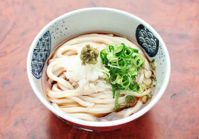 ランチで人気の冷たいぶっかけうどん ¥500(税抜)