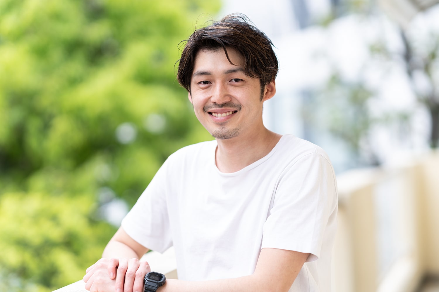六本木美容室 西麻布店・デザイナー 西家直志さん。趣味は6年ほど前から始めたゴルフ。「コンスタントに90台を出せるようになりたいですね」
