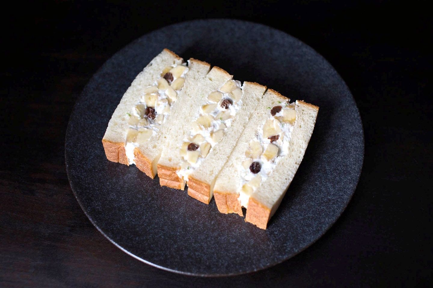 簡単にカフェ気分が味わえるサンドイッチです。