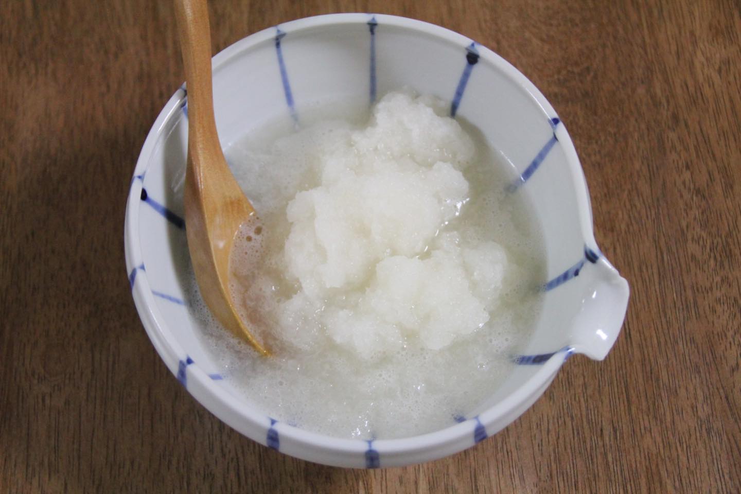 おいしさを引き立てる大根おろし。