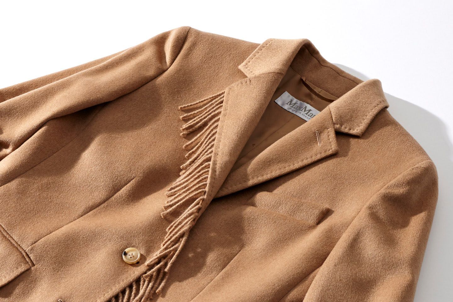 MAX MARA(マックスマーラ)から登場した2018年秋冬の新作ジャケット
