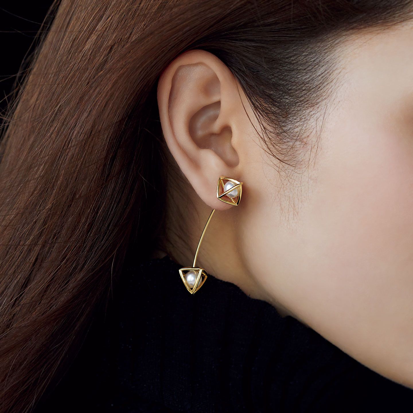 ピアス「リファインド リベリオン ネオ」¥240,000【イエローゴールド×あこや真珠 ※片耳価格】(TASAKI) ニット/私物