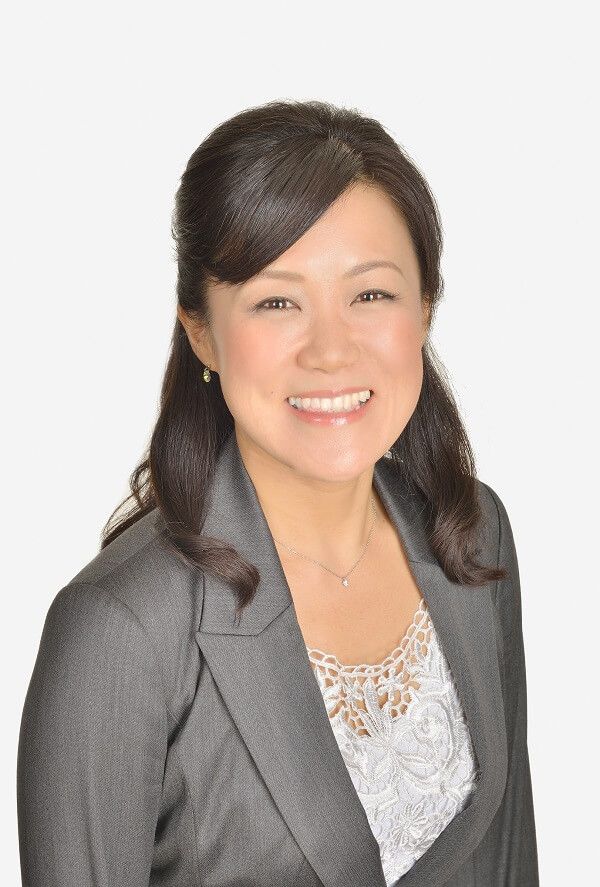 山本衣奈子氏