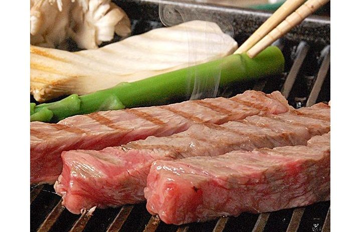 近江牛 あみ焼き(約4~5人前)モモ・バラ¥10,000(税込)