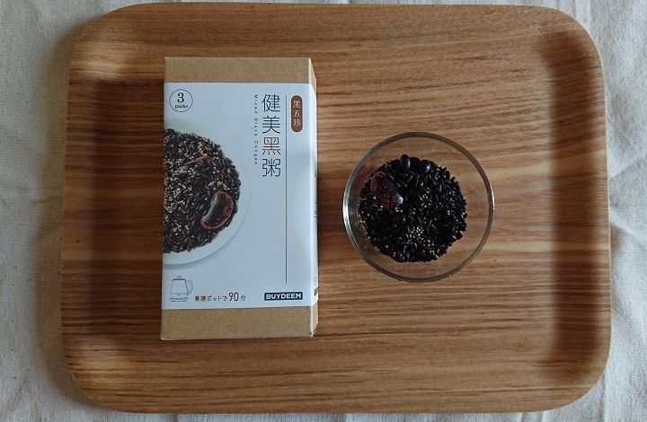 BUYDEEM「健美黒粥（くろがゆ）」￥690 内容量：180g（60g×2パック）※1パック＝600ml分、調理時間90分