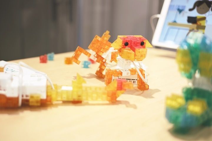 子どもたちの基礎学力・能力として「プログラミング的な思考回路をもつ」ことが、STEAM教育の本質です。