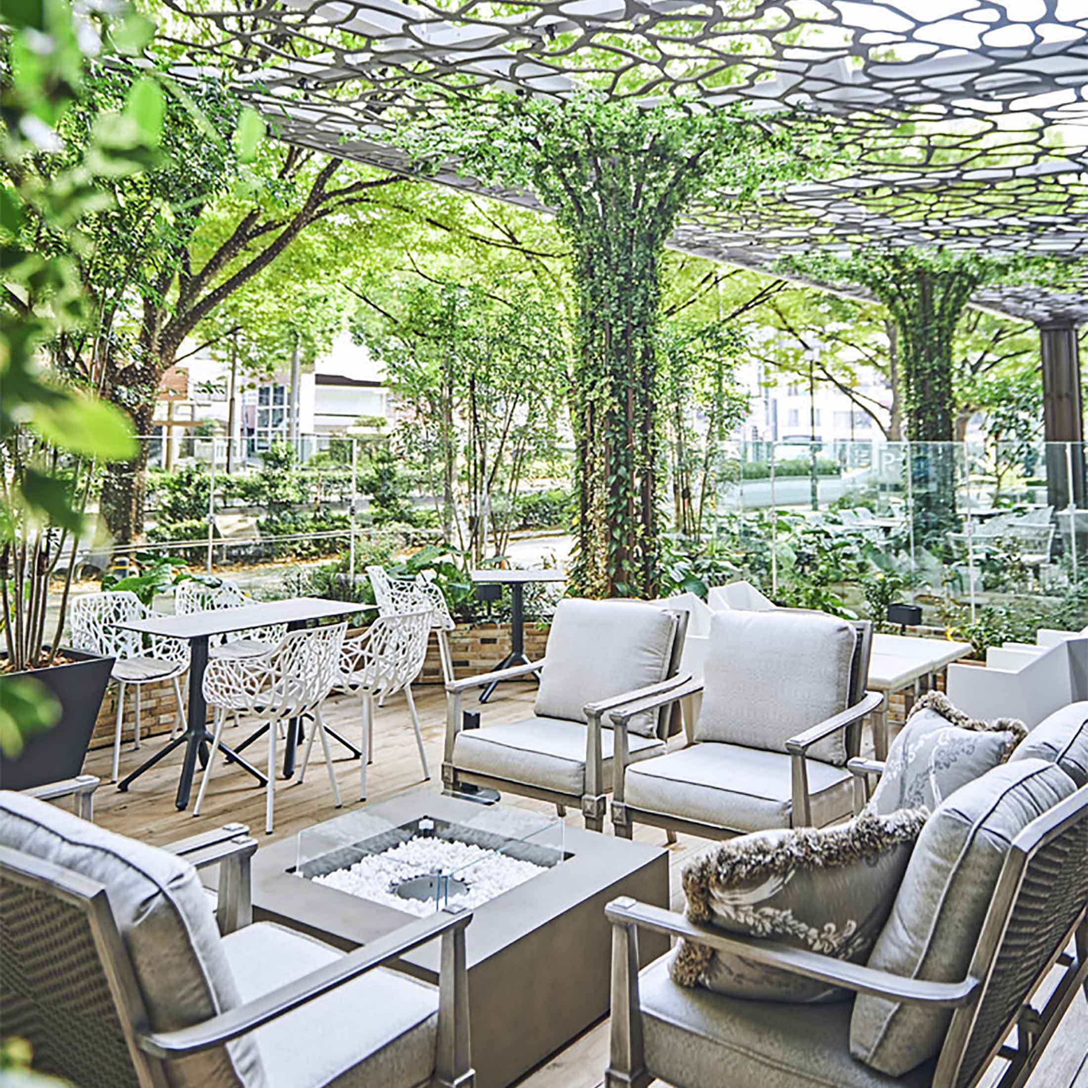 Cafe & Dining ZelkovAのテラス