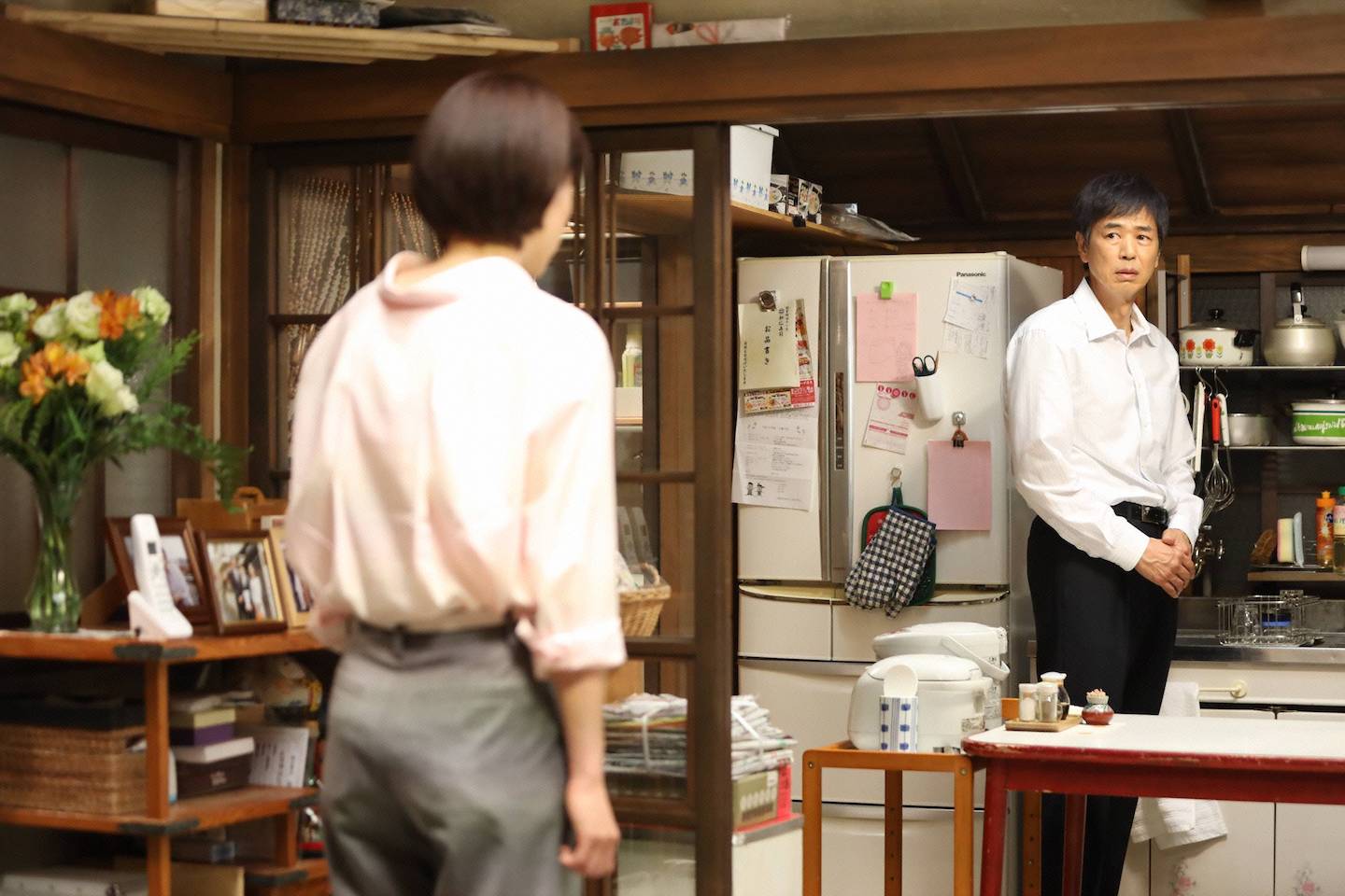 第5話での朝顔(上野樹里さん)と父・平(時任三郎さん) ©フジテレビ