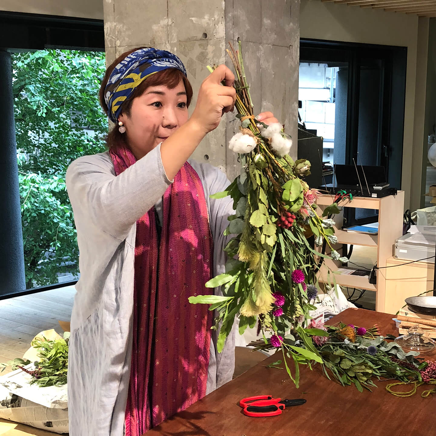 スワッグを作る様子