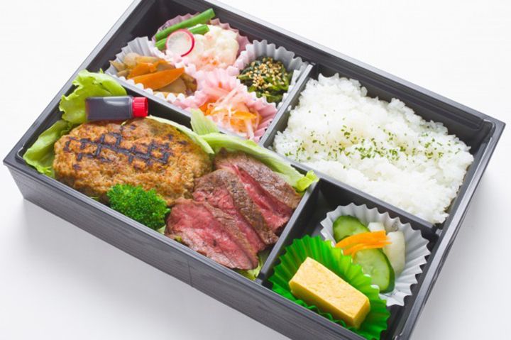「国産牛&ハンバーグ弁当」¥2,000