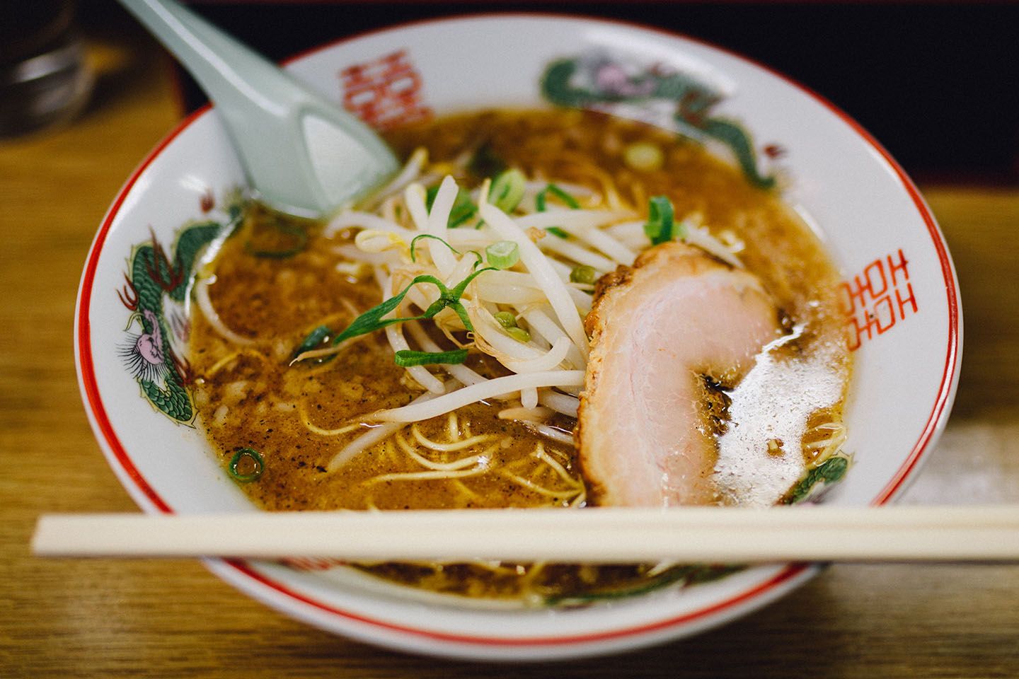 美しくエレガントにラーメンをいただくワザ!
