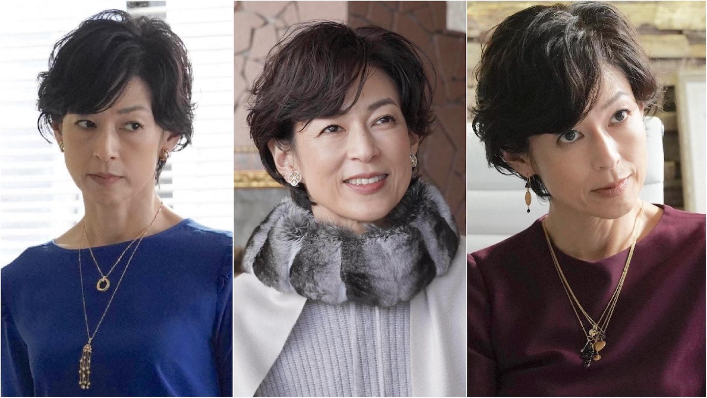 第六話で注目したのは、鈴木保奈美さん演じる幸村チカのシンプルなトップスを華やかにする小物使い