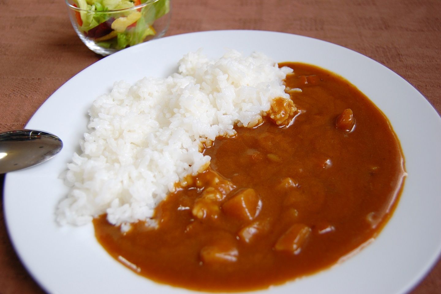 カレーを美しく食べるには?