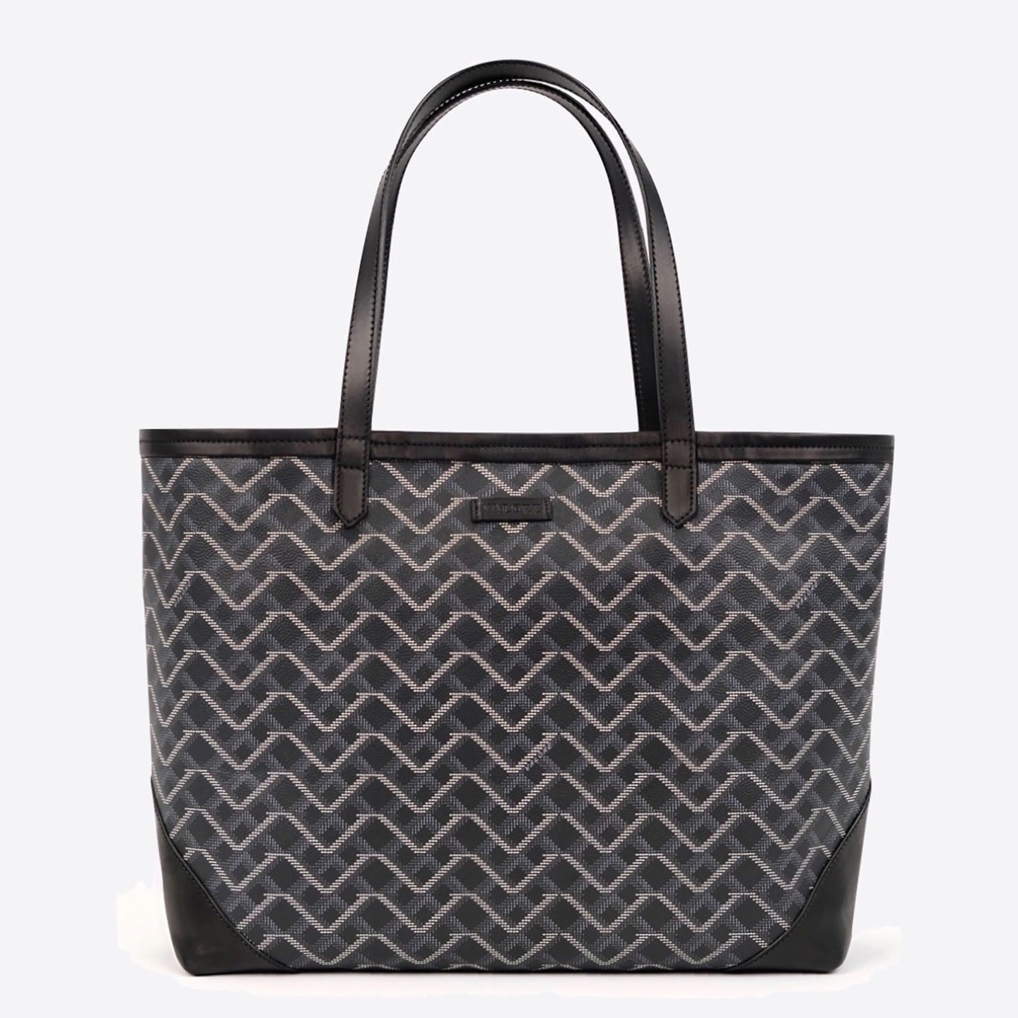 2019年5月上旬より店頭展開予定。「LANDAU TOTE」【縦31×横38×マチ12cm】¥210,000(税抜)