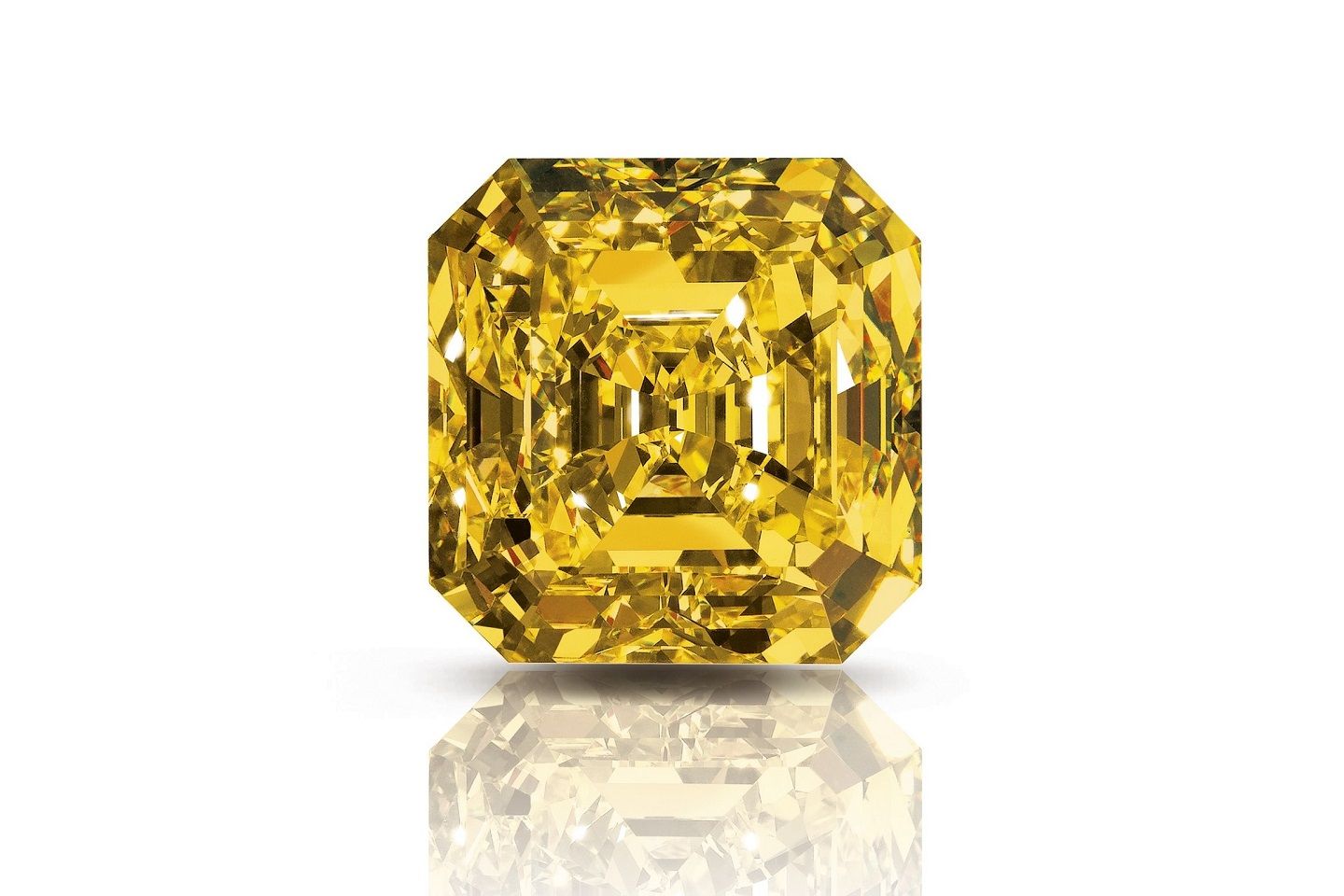世界一大きいスクエアエメラルドカットファンシー ヴィヴィッド イエロー フローレス ダイヤモンド「ザ ドゥレア サンライズ」