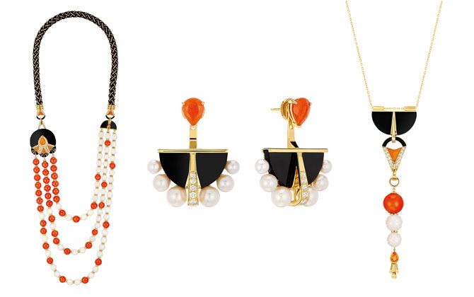 「L'OISEAU DE FEU(ファイアーバード・火の鳥)」コレクション 左/ロングネックレス ¥7,020,000・
中/イヤリング¥1,620,000・右/ペンダント¥1,836,000(すべて税込予価)