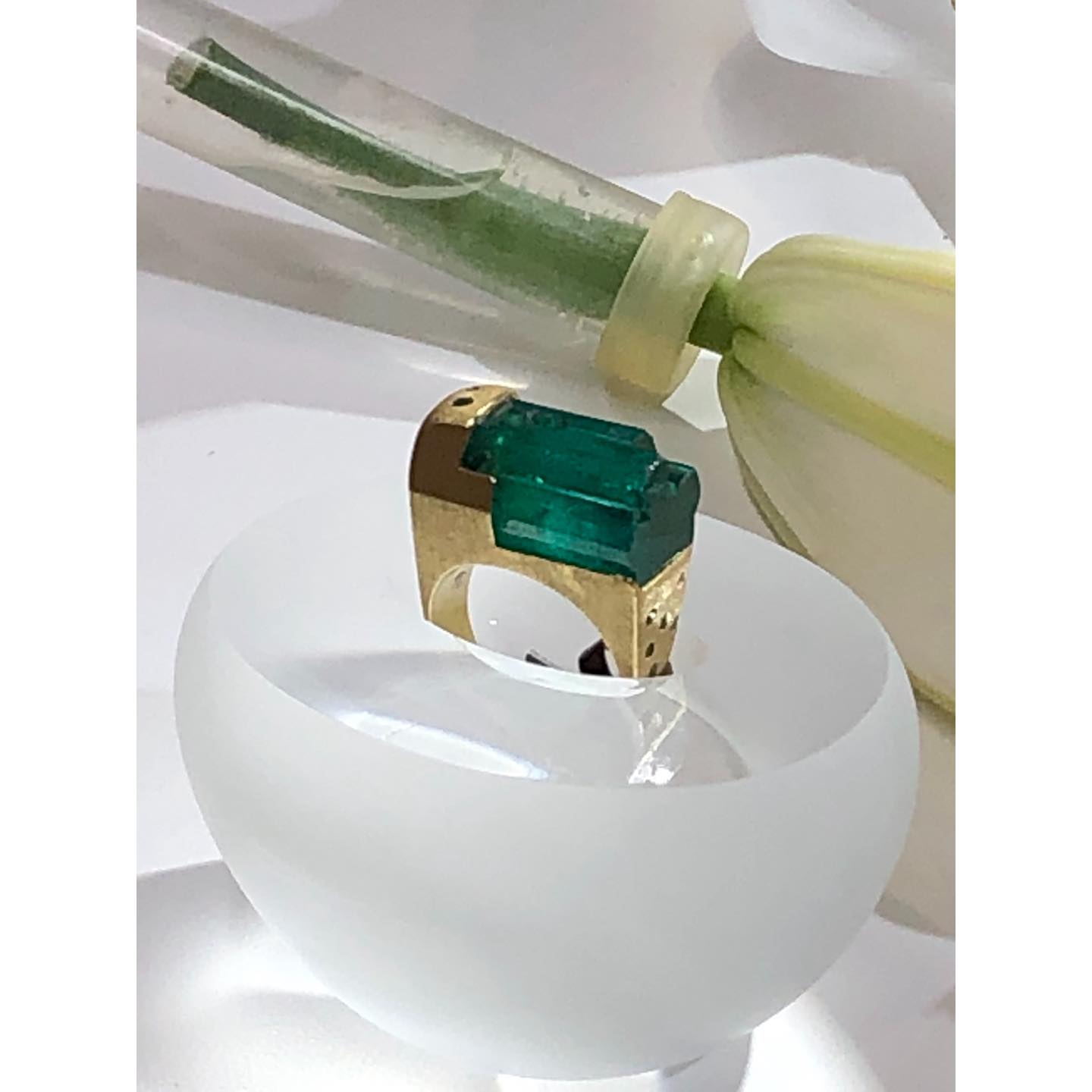 リング「碧の音」エメラルド25.3ct ¥4,104,000