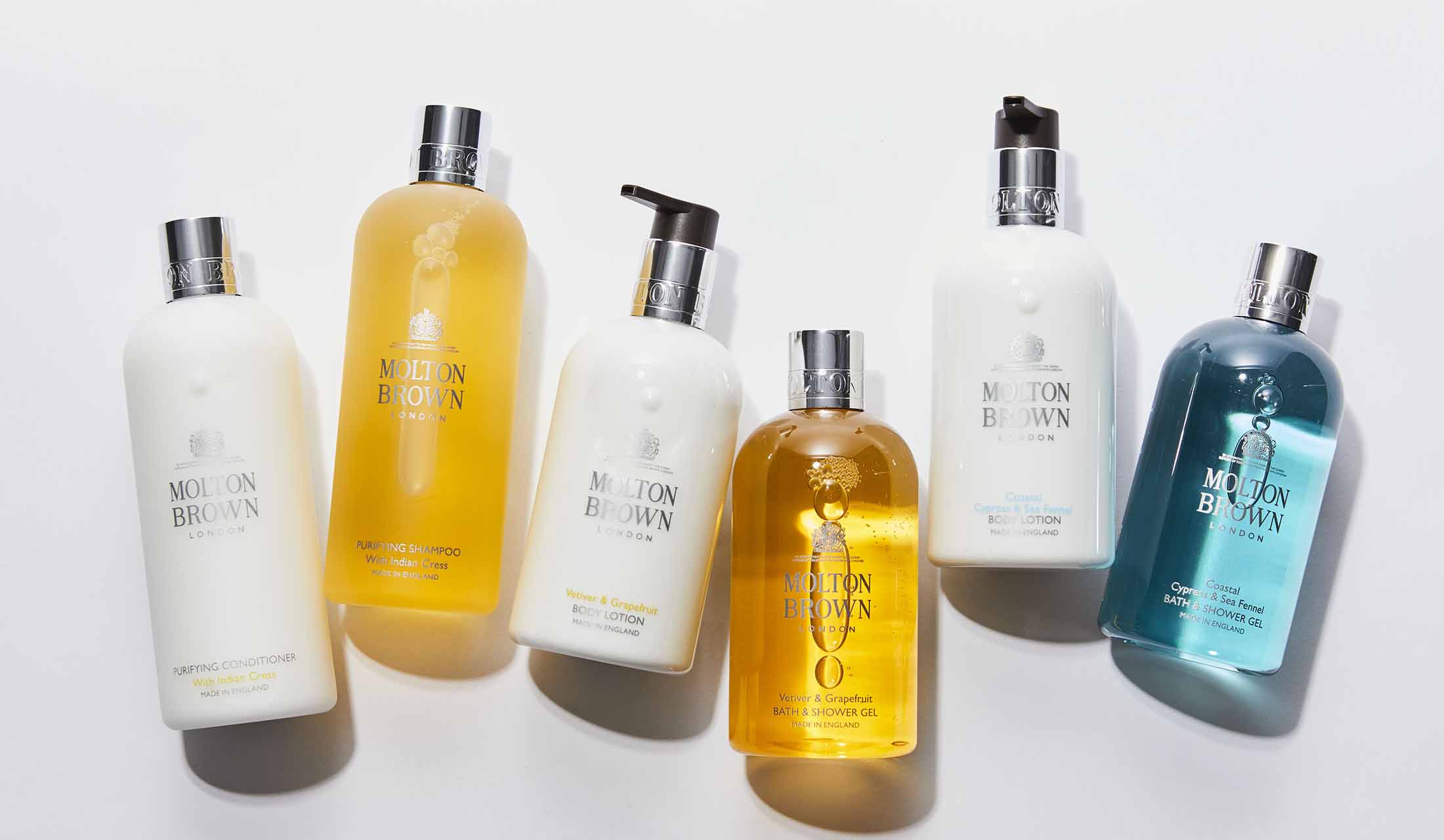 左から/ジャスミン、ハニーサックル、サンダルウッドをブレンドしたヘアケアアイテム。高級サロンのような優しい香りで包んでくれる。インディアンクレス シャンプー・コンディショナー 各●300ml ¥3,600・ベチパーとグレープフルーツをブレンドした新作。品のあるジューシィーな香りは初夏の訪れを香りで楽しめる。ベチパー&グレープフルーツ ボディローション●300ml ¥5,400・ベチパー&グレープフルーツ バス&シャワージェル ●300ml 3,600・まるでゴールドコーストにいるような気分に錯覚させるマリンノートの香りは、生命の強さを香りで表現した1本である。サイプレス&シーフェンネル ボディローション●300ml ¥5,400・サイプレス&シーフェンネル バス&シャワージェル ●300ml 3,600(モルトンブラウン ジャパン)