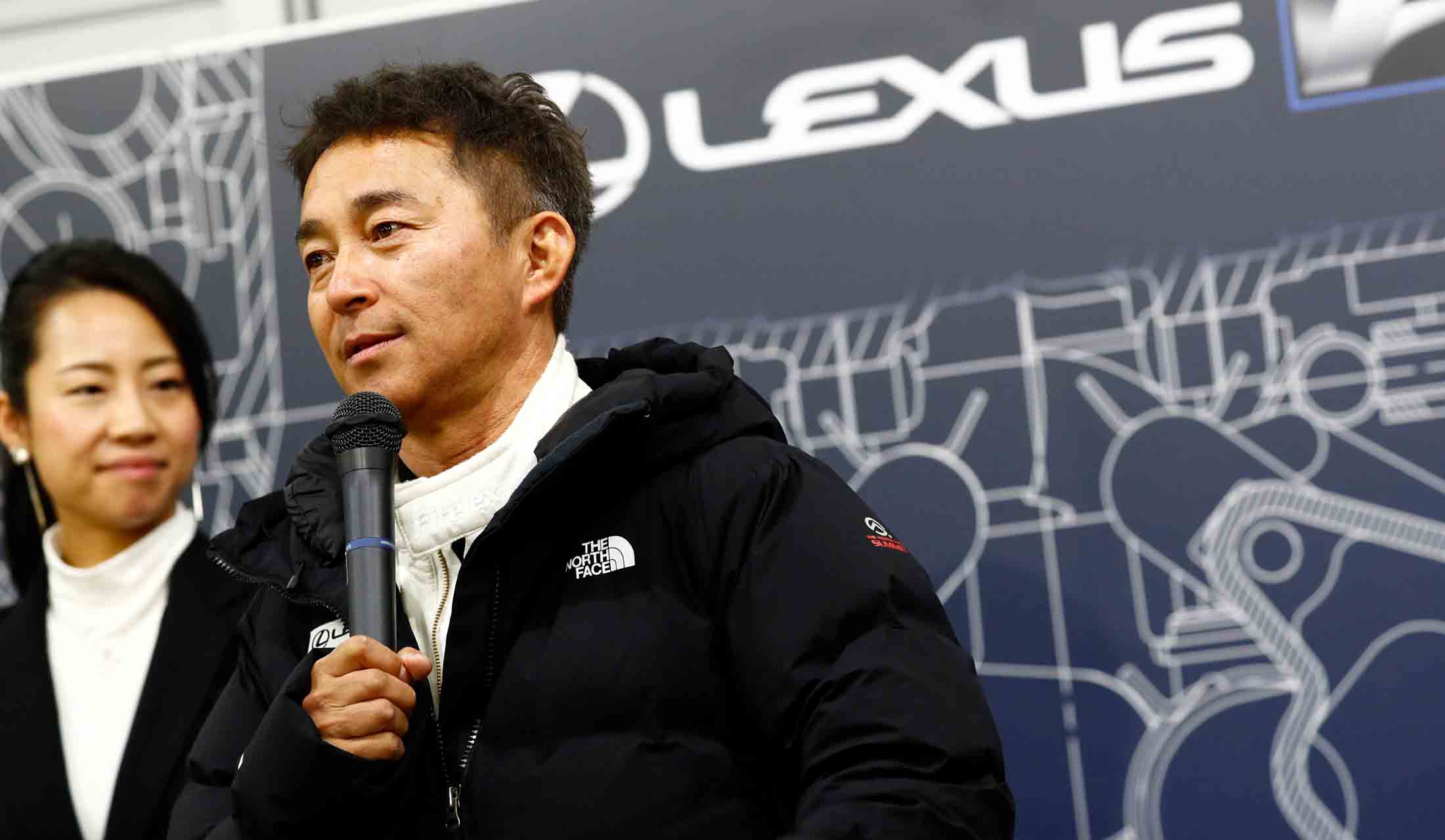プリンシパルを務めた木下隆之氏は、レーシングドライバーとしての活動も豊富な、ベテランのモータージャーナリスト。機械としてのクルマを評価する分析力もさることながら、見た目重視で豪快なクルマを好むわかりやすさが魅力でもある。