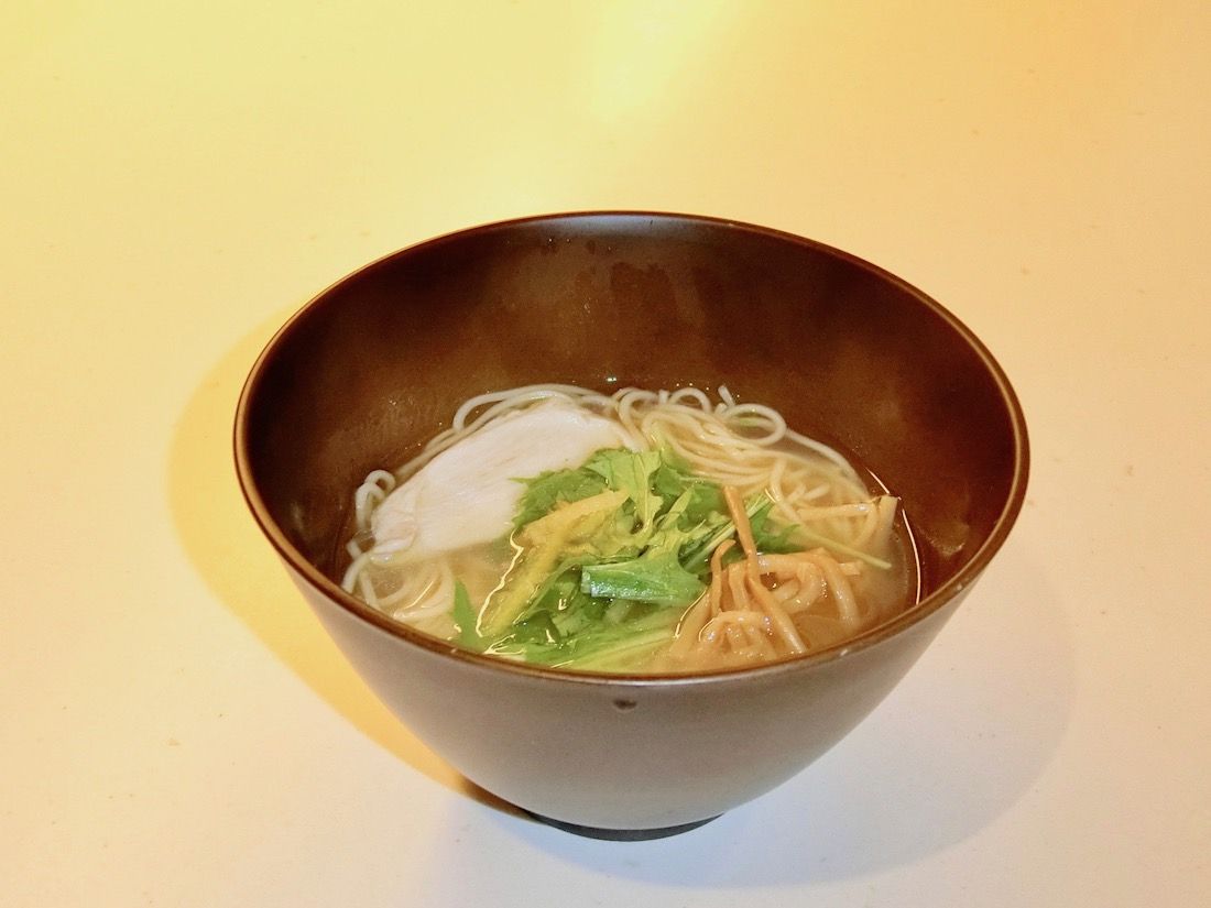 あっさりした味わいに加え、小ぶりなサイズでするすると食べられる。