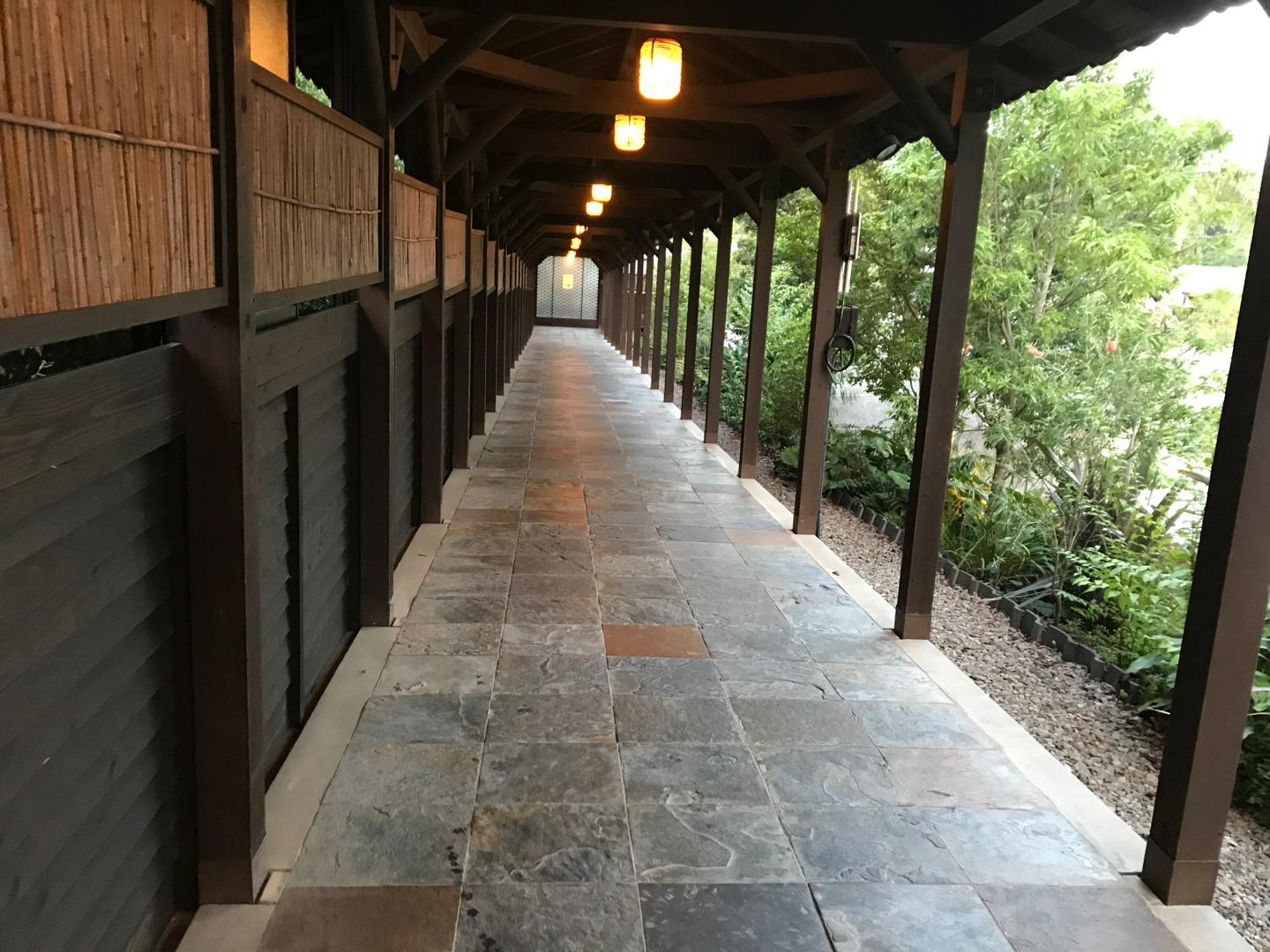 温泉に向かう道程も趣があってワクワクします。