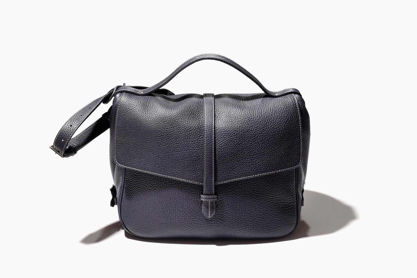 【H27×W35×D23cm】鞄¥150,000(レショップ〈アカーテ〉)