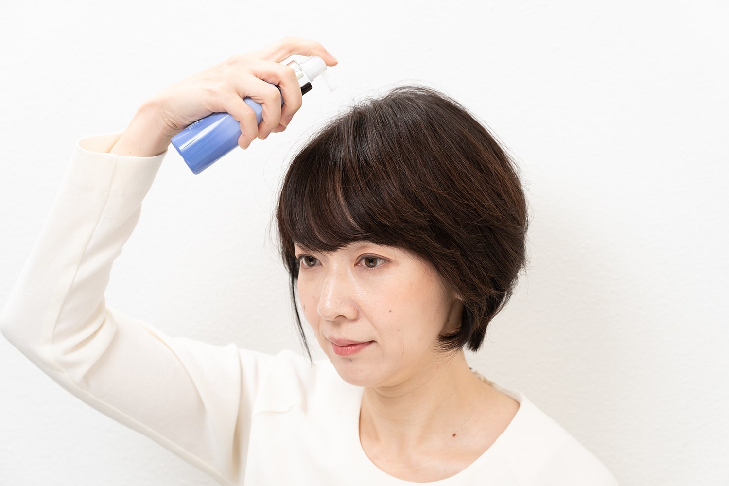 ボリュームが気になる頭頂部を中心に。
