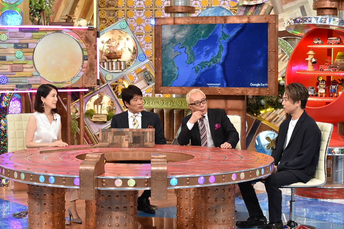 左から:筒井真理子さん、林修さん、所ジョージさん、TAKAHIROさん ©ABCテレビ