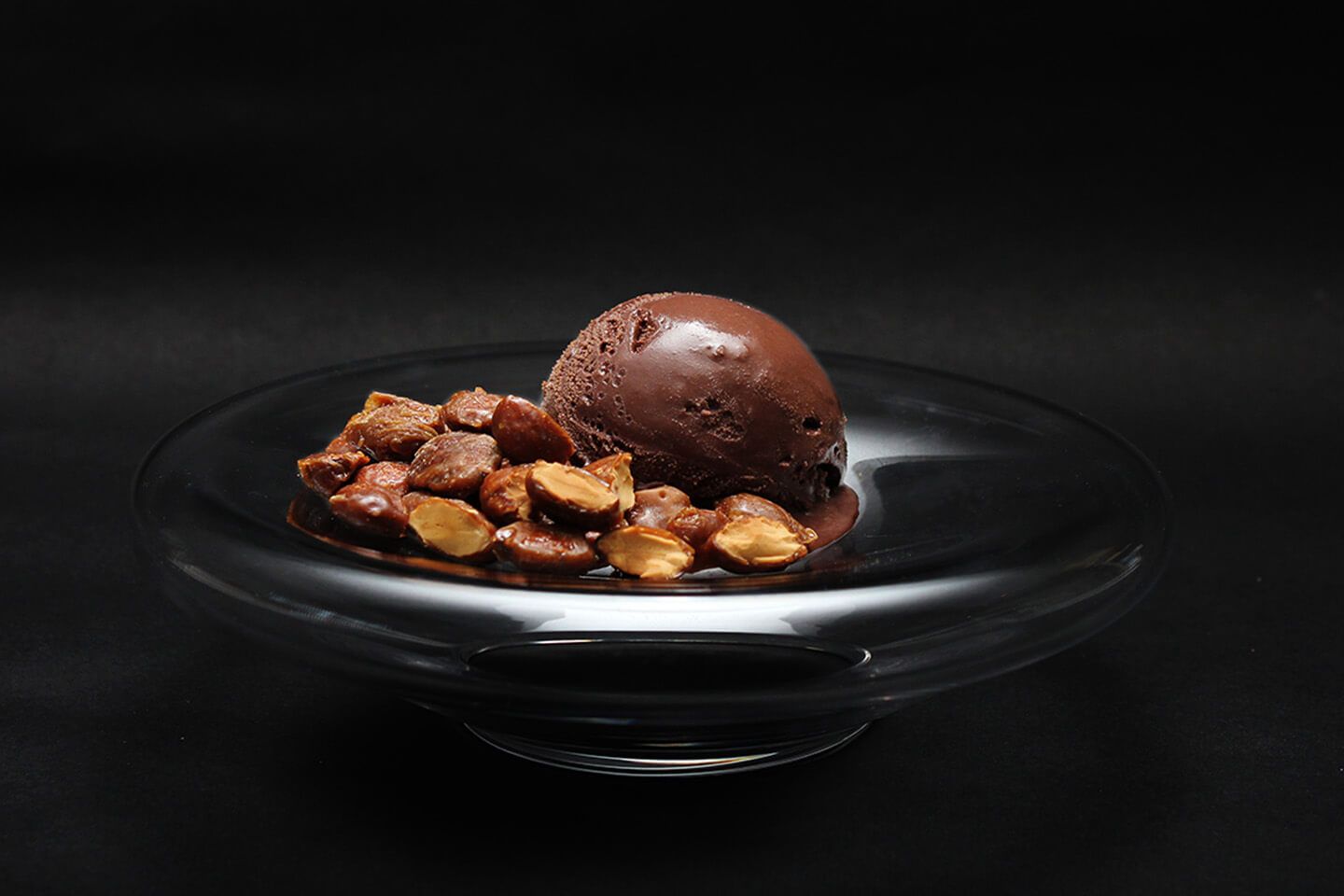スペイン王室御用達の名店が手がけるチョコレートアイス