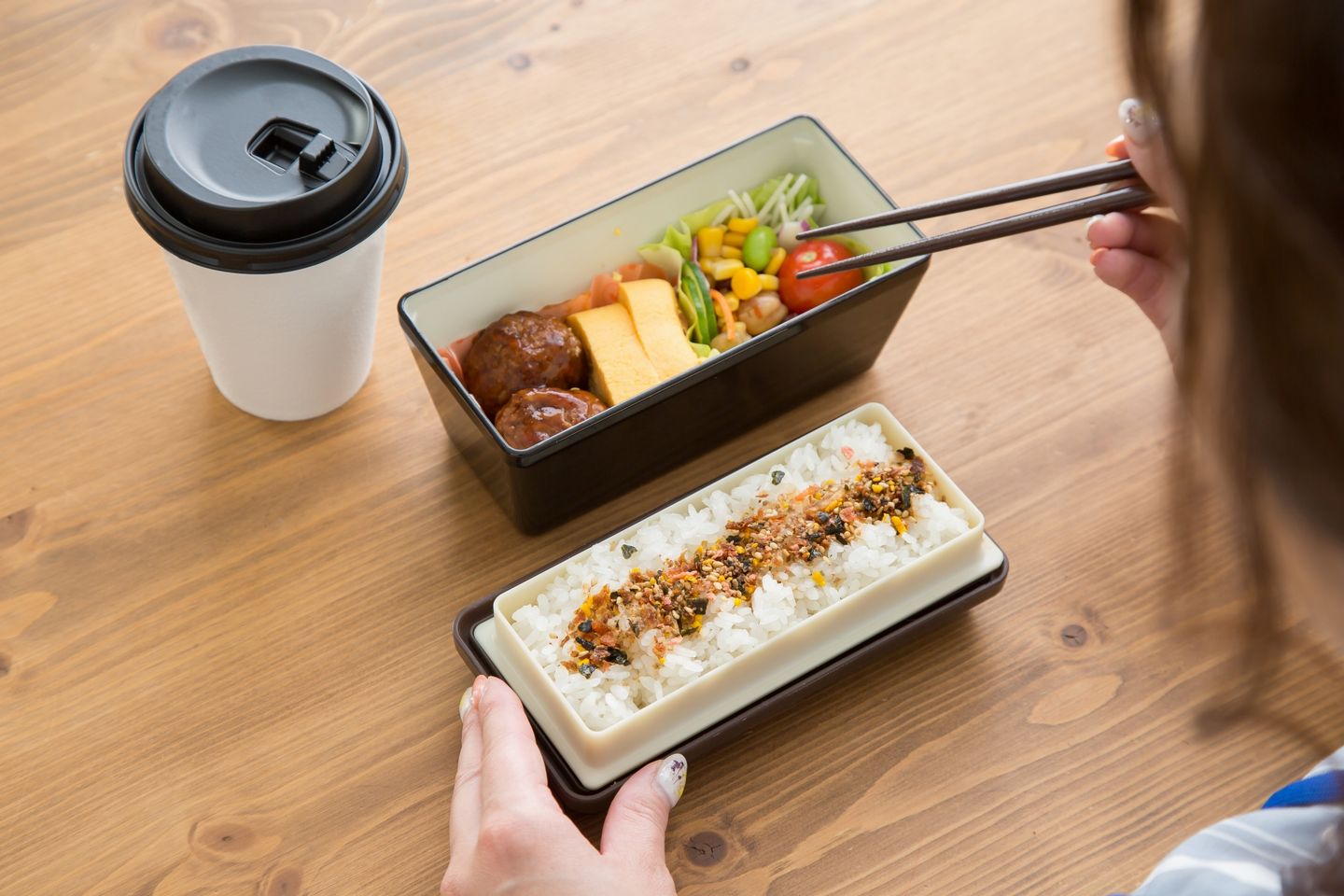 デスク飯が集中力回復の妨げに