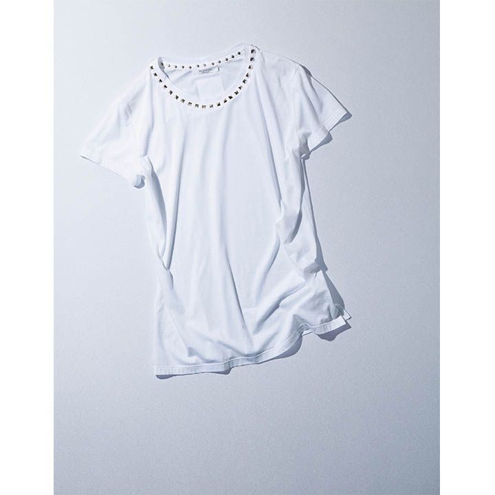 【3】ヴァレンティノの白Tシャツ