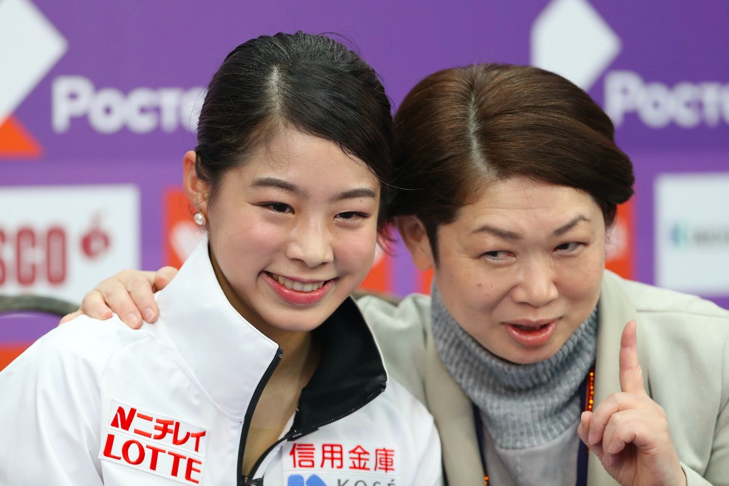 成瀬コーチとのキス&クライではこんな表情も。写真:アフロ