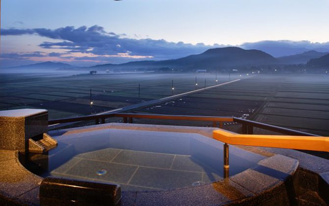 新潟県の白玉の湯 華鳳 別邸 越の里から臨む田園風景