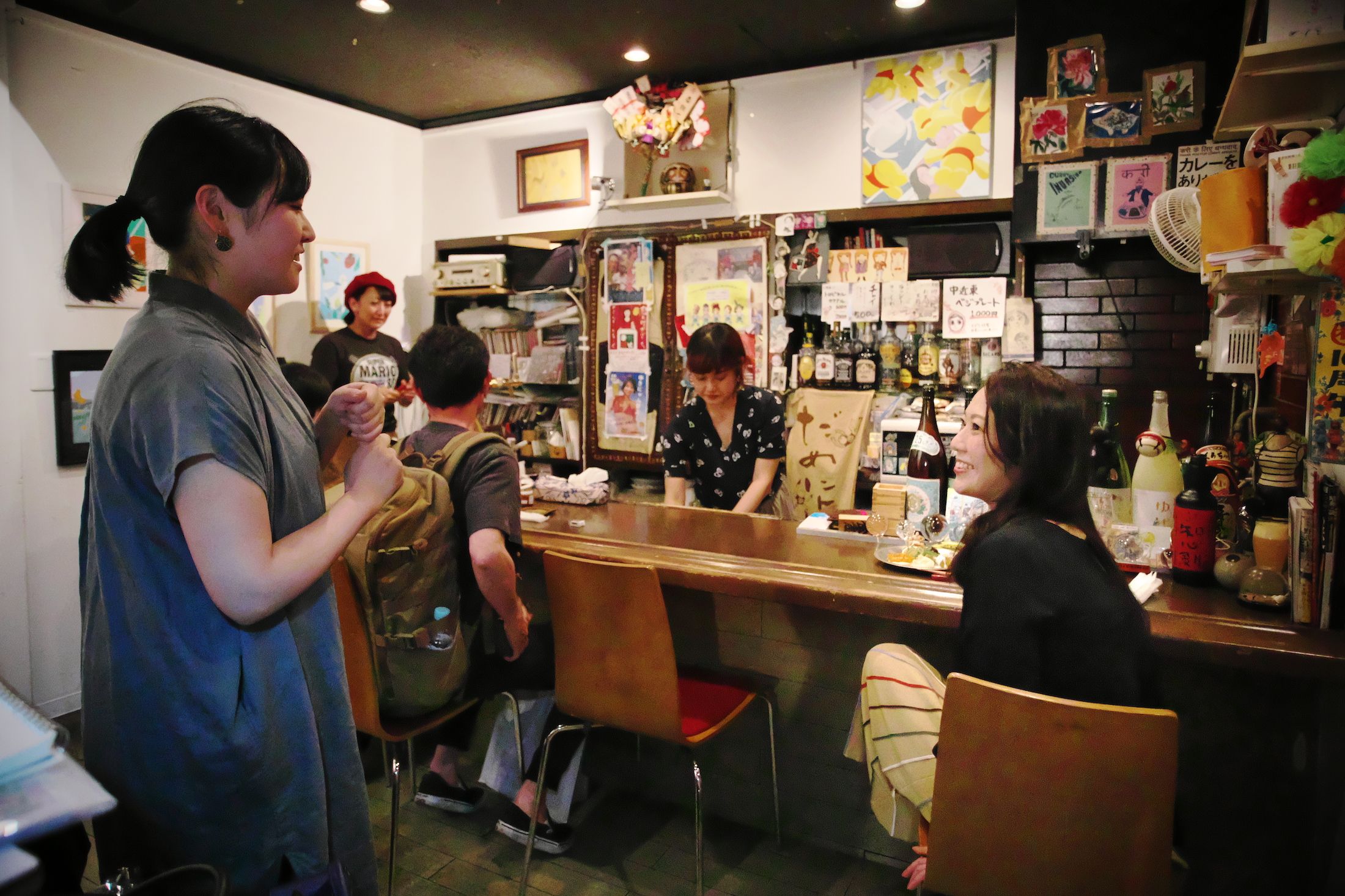 女性スタッフと、荒木町のおいしいレストラン情報で盛り上がった