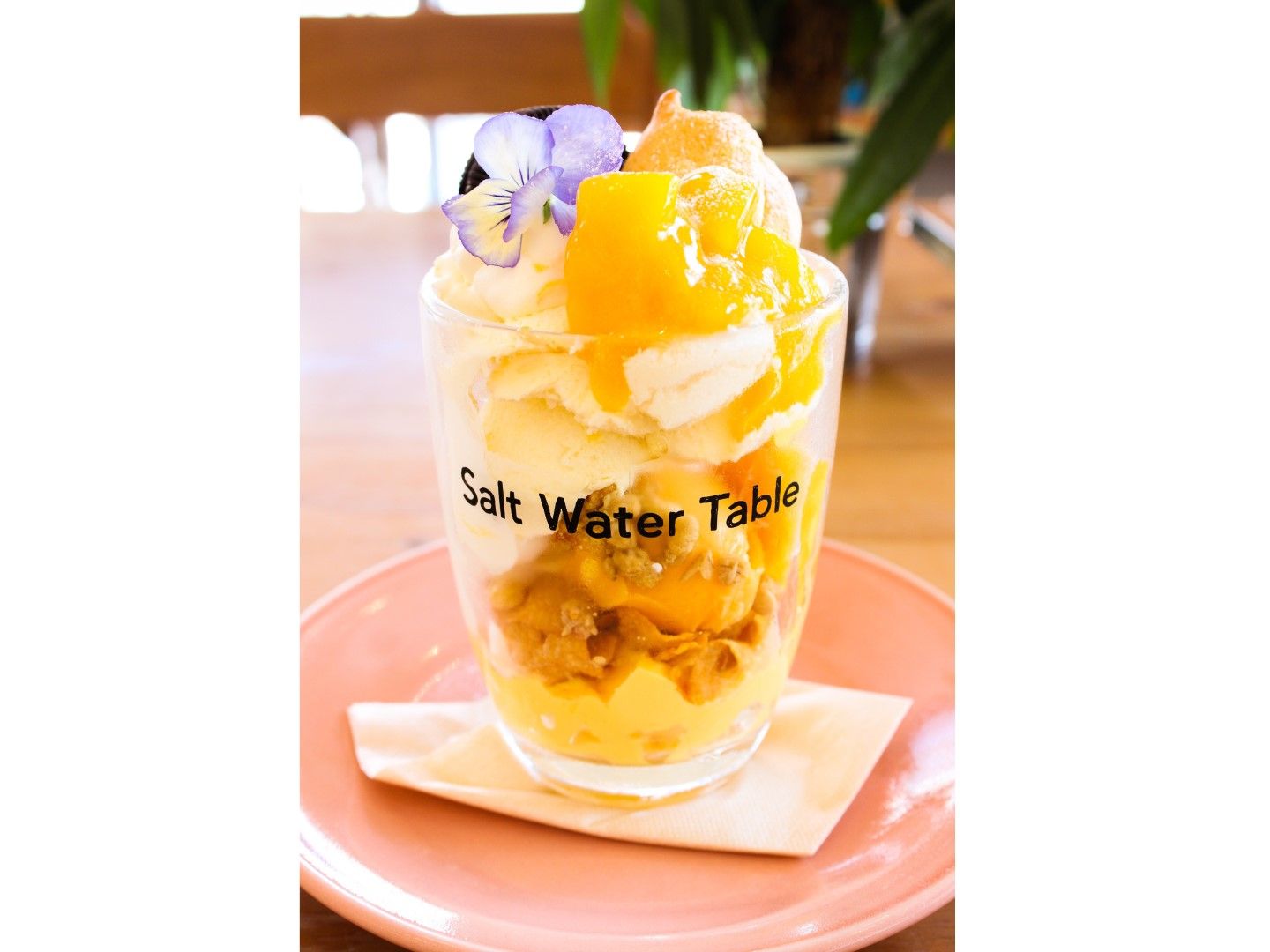 ソルトウォーターテーブル マンゴーとヨーグルトのパフェの画像