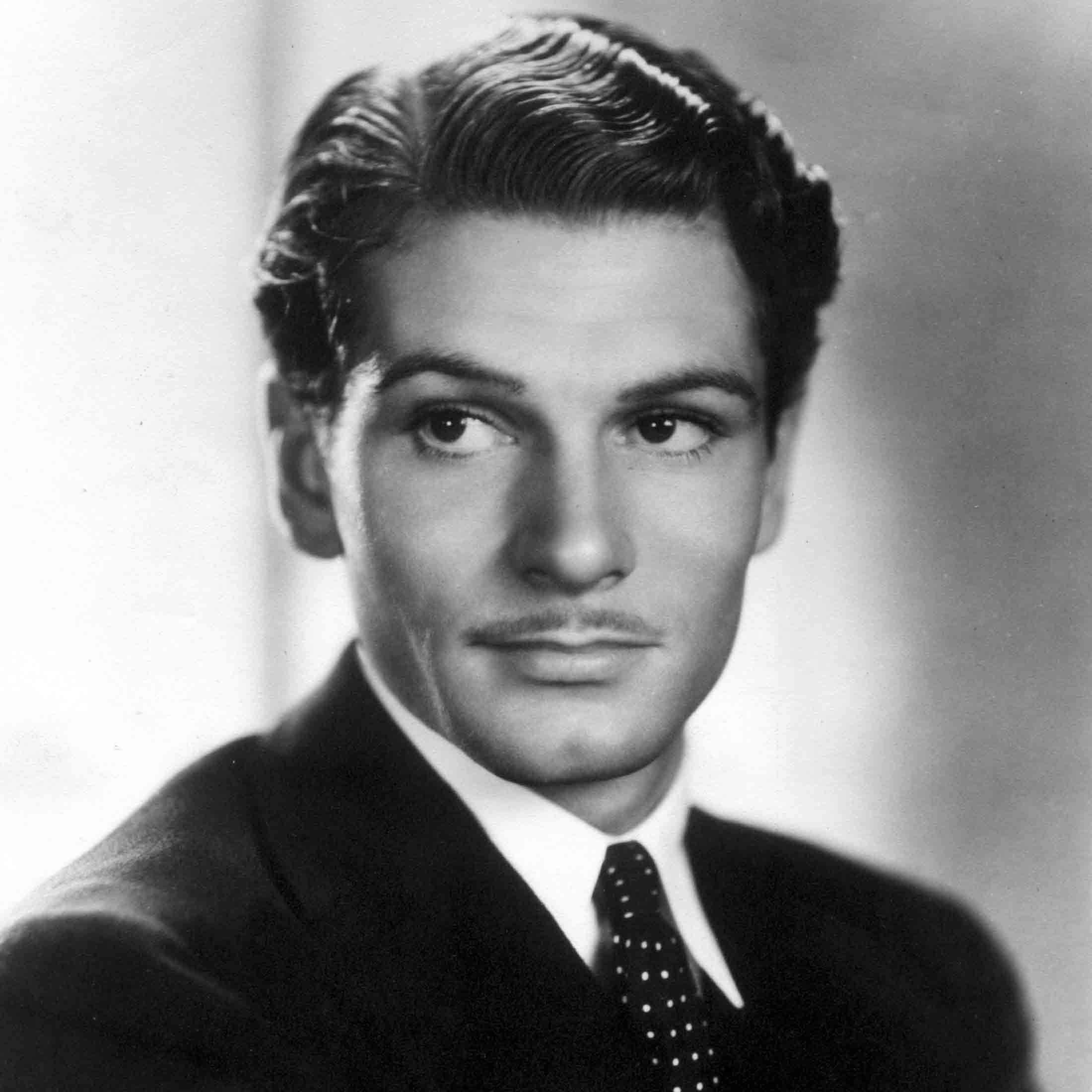 『ハムレット』('48年)でアカデミー主演男優賞を獲得したイギリスの伝説的二枚目俳優、ローレンス・オリヴィエ(1907~1989年)。写真:Photofest/アフロ
