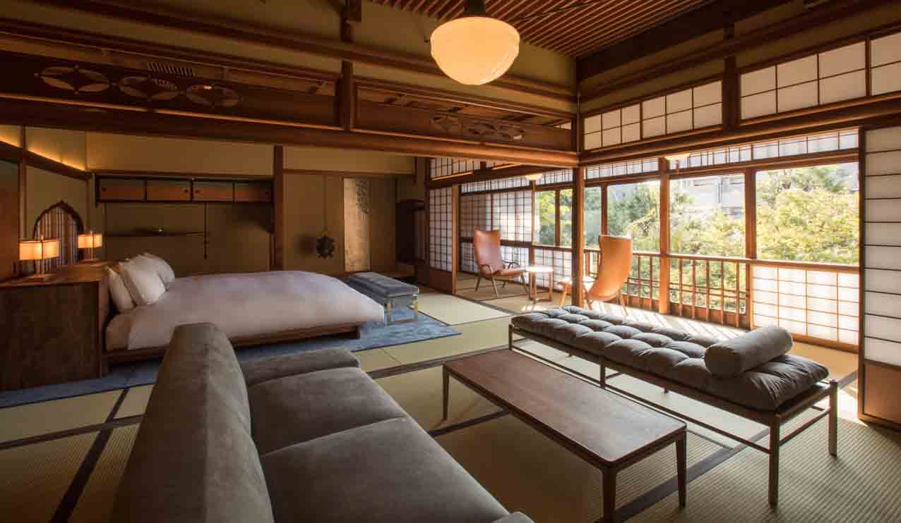 和のテイストと居心地の良さを追求した部屋はどれも個性豊か。写真は108 ガーデンビュー スイート(97平米・¥120,000 〜税サ・宿泊税別)