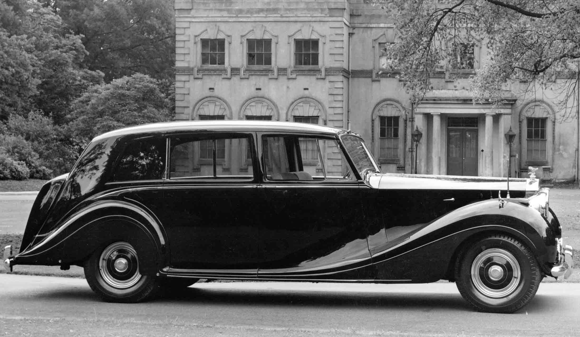 「ファントムIV」(1950〜56年)。生産台数はごくわずかで、所有者は王室や国家君主に限られたという。