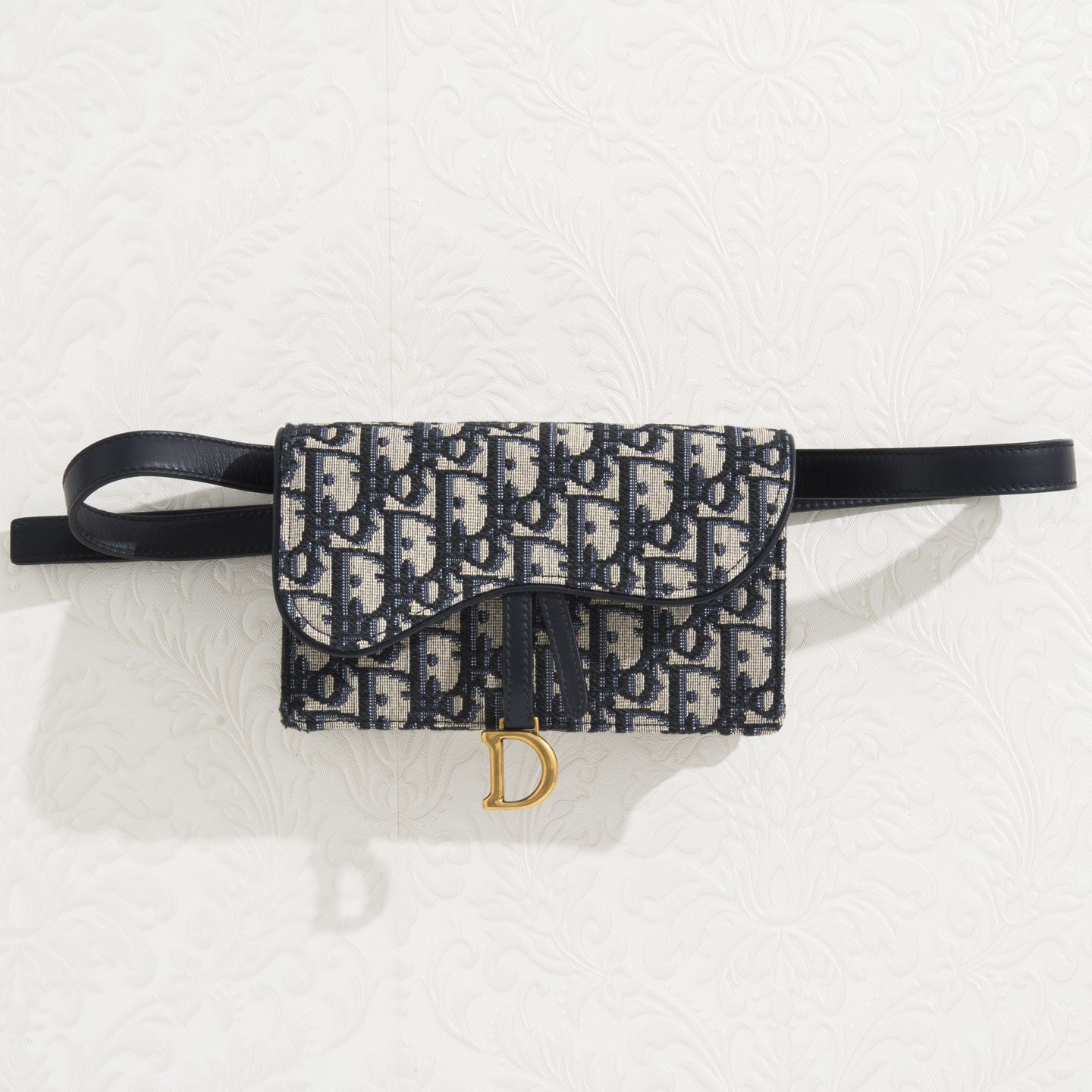ウエストポーチタイプの財布「SADDLE(サドル)」【縦10×横17×マチ3.5cm】¥100,000(税抜)