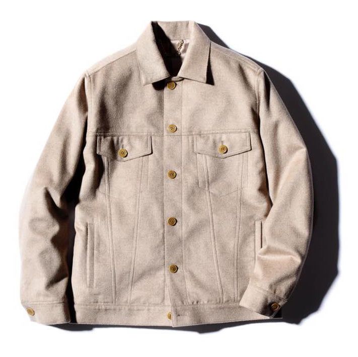 ジャケット¥65,000(シック〈ゴビ〉)※カシミヤ100%