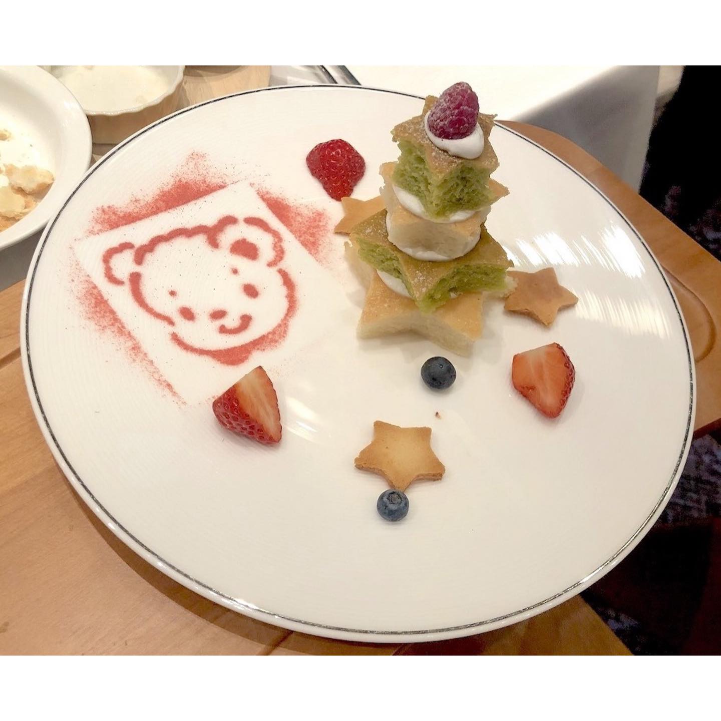 デザートには、ツリー型のパンケーキが登場!