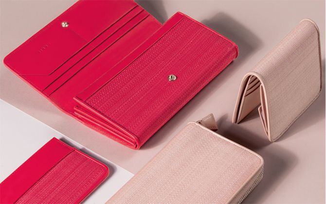 【2】アクリスのホースレザー財布